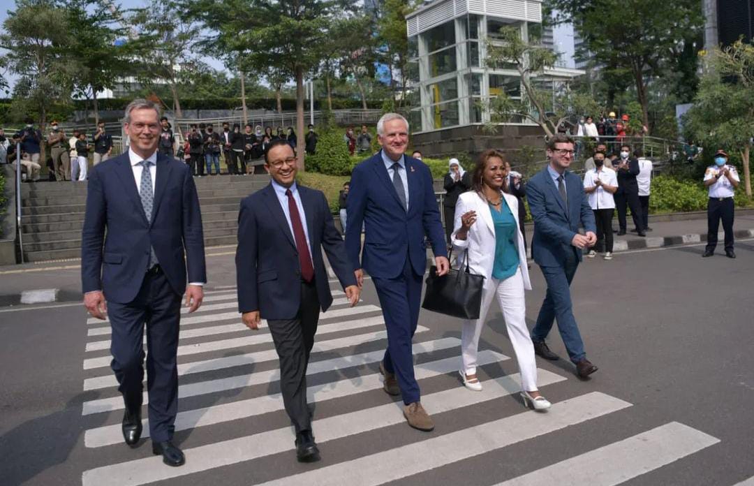 Anies Baswedan Ajak Wakil Presiden Bank Investasi Eropa Jajal Citayam Fashion Week