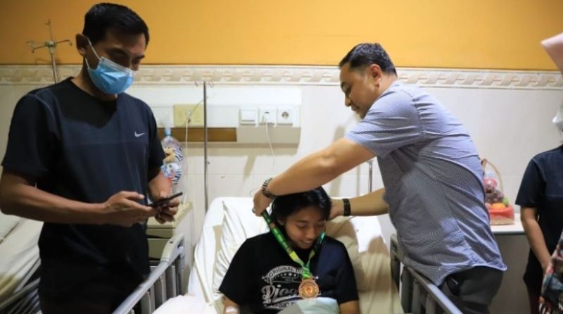 Atlet Porprov Surabaya Cedera, Eri Langsung Jenguk ke Jember