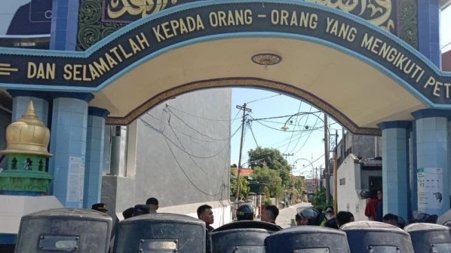 Buru DPO Pencabulan Santriwati Jombang, Polisi Kepung Ponpes Shiddiqiyyah Selama 8 Jam