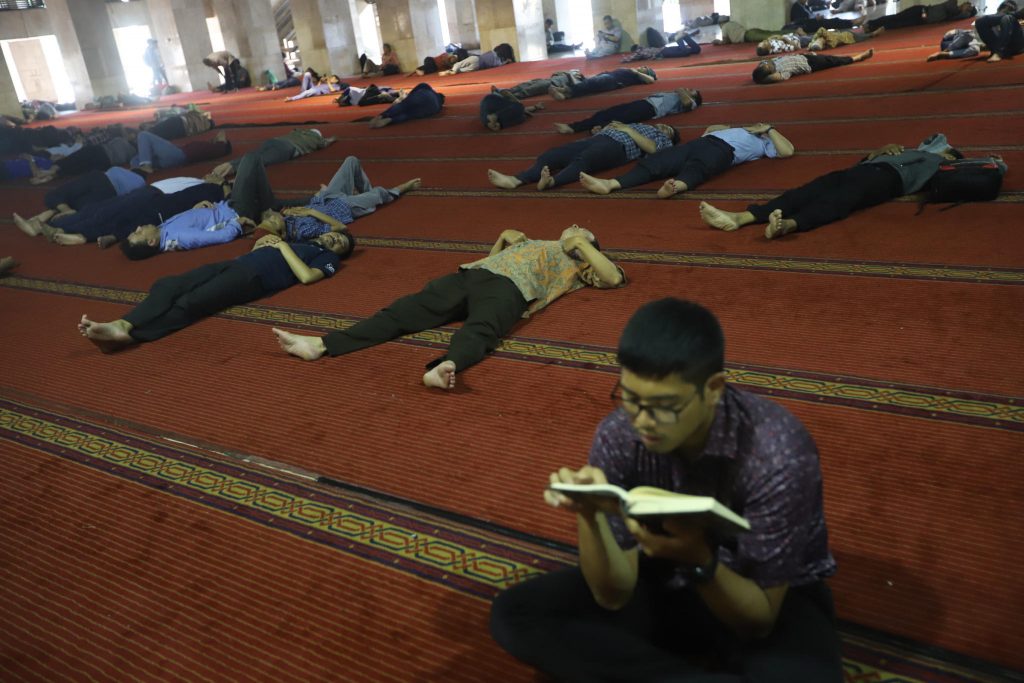 Demi Profesional Urus Masjid, Kemenag Bahas Honor Tetap Bagi Imam dan Takmir Masjid