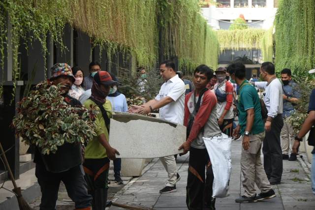 Eri Cahyadi Sesalkan Lorong di Balai Kota Surabaya Tidak Terawat