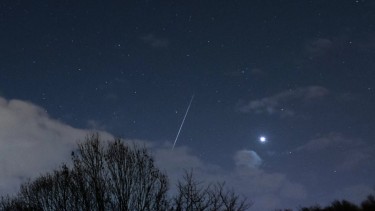 Hujan Meteor di Indonesia Mulai Malam Ini Sampai 31 Juli 2022, Ini Waktu dan Cara Melihatnya