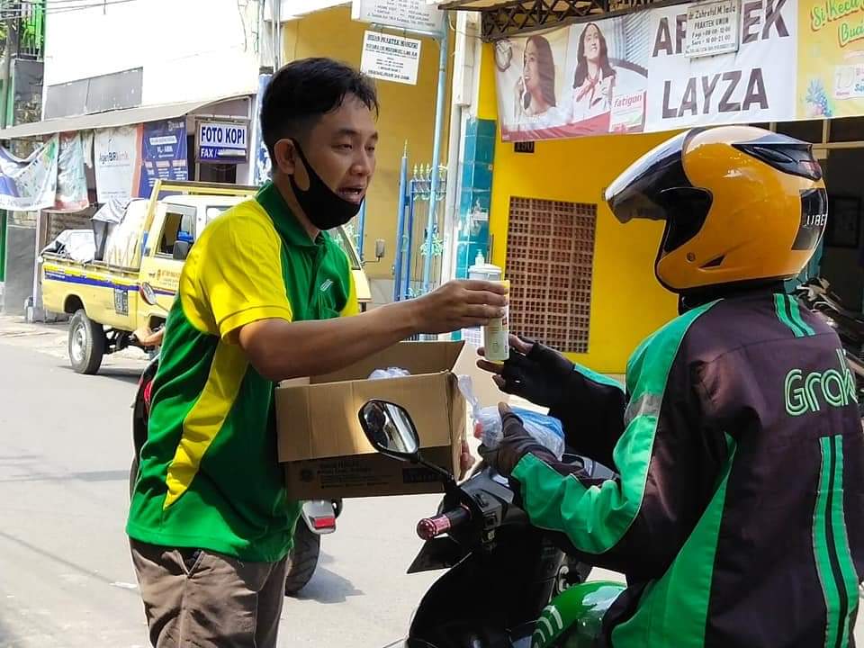 PDOI Jatim Minta Dispensasi Ojol Belum Vaksin Booster, Ambil Orderan Makanan di Mall Surabaya