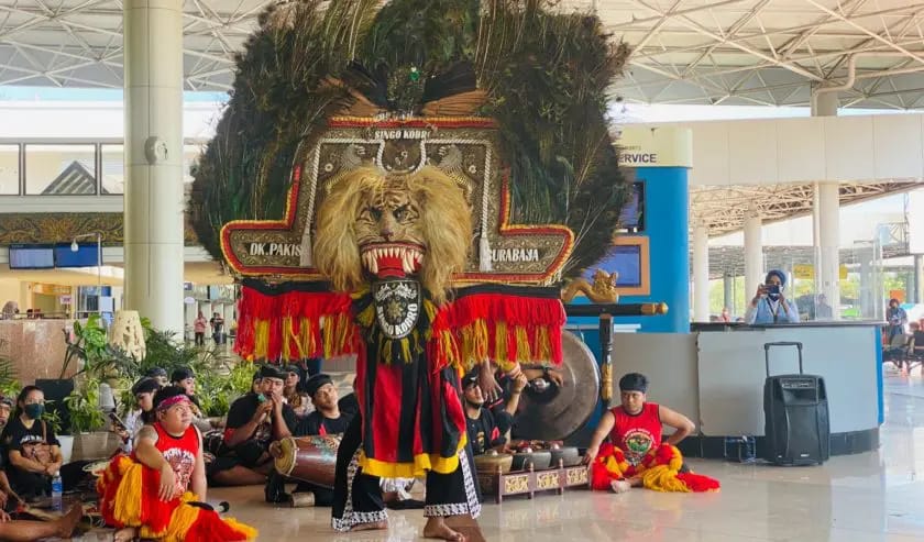 Promosi Wisata Jatim, Reog Ponorogo Ditampilkan Di Bandara Juanda