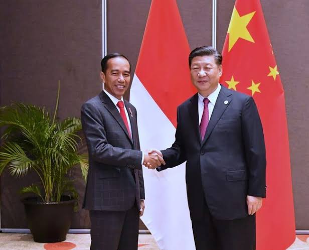 Rocky Gerung Soroti Pertemuan Jokowi dan Xi Jinping, Soal Apa itu?