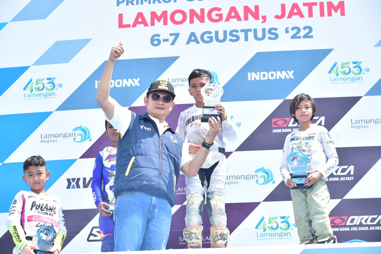 Berlangsung Meriah, Kejurnas Motocross di Sirkuit Jotosanur Dibuka Langsung Bupati Lamongan