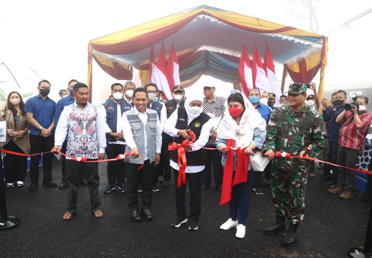 Gubernur Khofifah Resmikan Jembatan Kajar Kuning Lumajang, Ini Harapannya