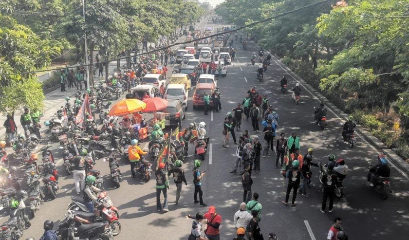 Keluh Kesah Driver Ojol yang Berunjuk Rasa di Surabaya, Ini Tuntutannya