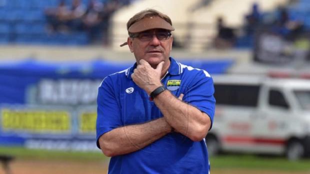 Liga 1 2022: Resmi! Robert Rene Alberts Tinggalkan Persib Bandung