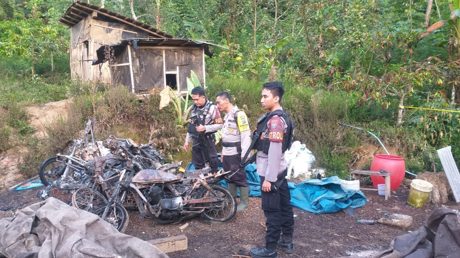 Mencekam! Kawanan Orang Tak Dikenal Kembali Serang Desa di Jember, 7 Rumah Dibakar