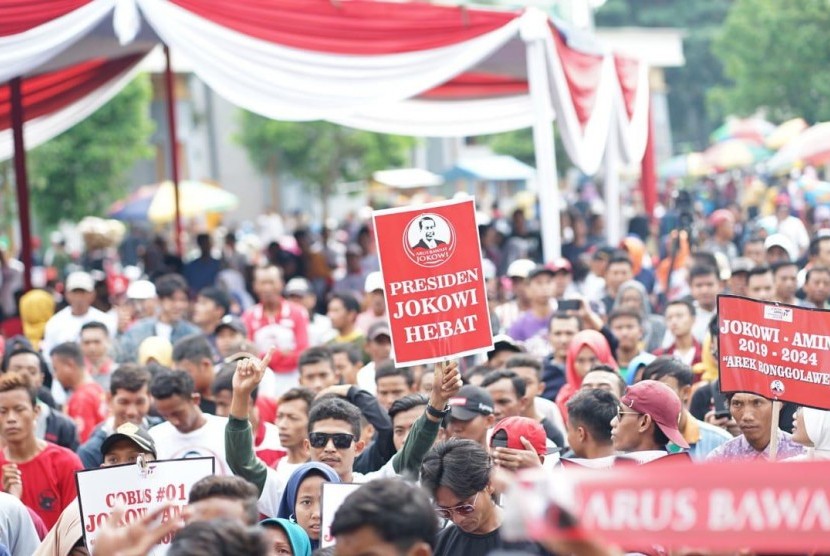 Undang Relawan ke Istana, Jokowi Bingung Situasinya Rawan?