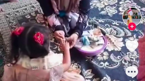 Viral Acara Tunangan Bocah 4 Tahun di Bangkalan Madura, Warganet Heran