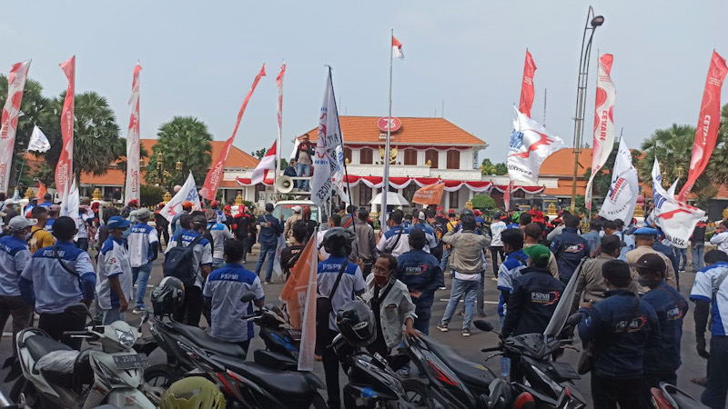 30 Ribu Buruh Jatim Bakal Demo Lagi Besok, Khofifah Diminta Temui Massa, Berhasilkah?