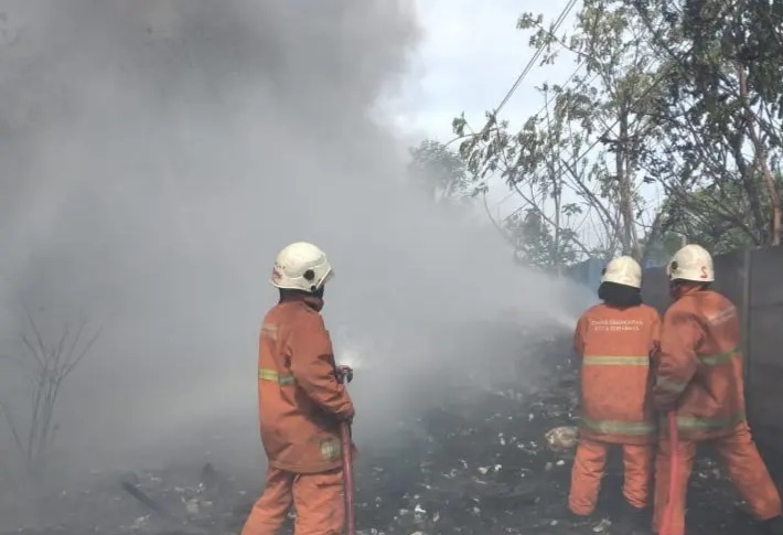 Armuji Curiga Ada Indikasi Kesengajaan Pembakaran Lahan Kosong