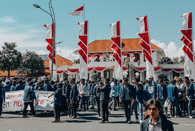 Demo Ribuan Mahasiswa dan Elemen Masyarakat Surabaya, Minta Kenaikan Harga BBM Dicabut