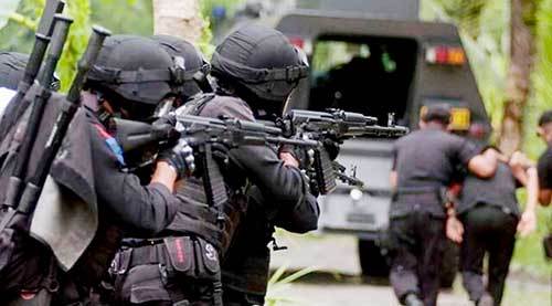 Densus 88 Tangkap Terduga Teroris di Riau