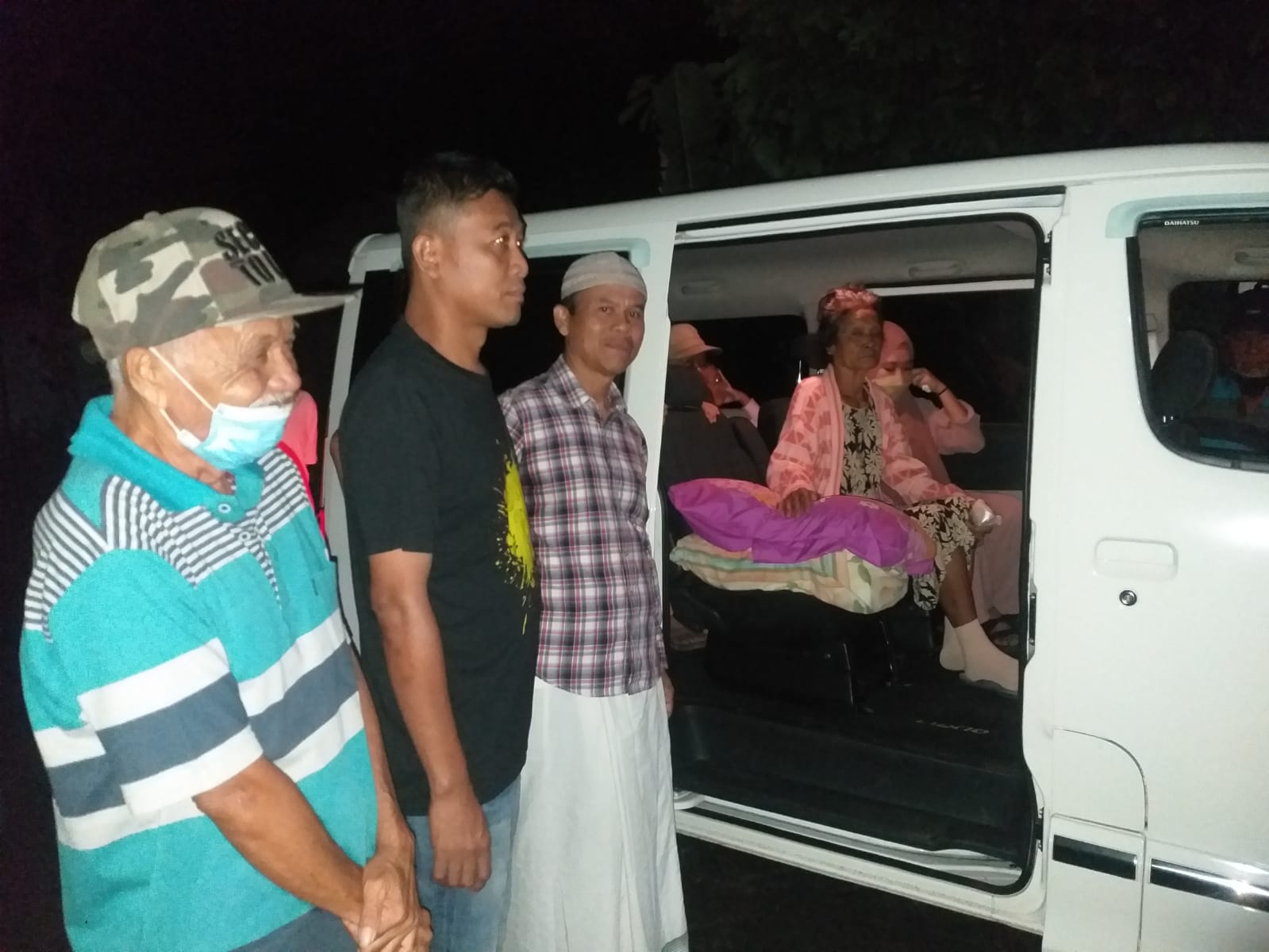 Dirujuk ke RSUD Haji Surabaya, Dokter Agung Mulyono Bantu Warga Penderita Kanker Serviks di Banyuwangi