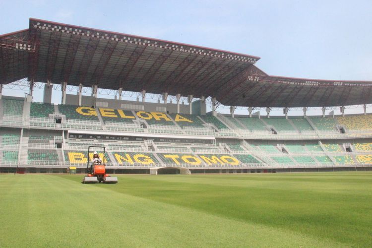 FIFA Soroti Kualitas Rumput Stadion GBT