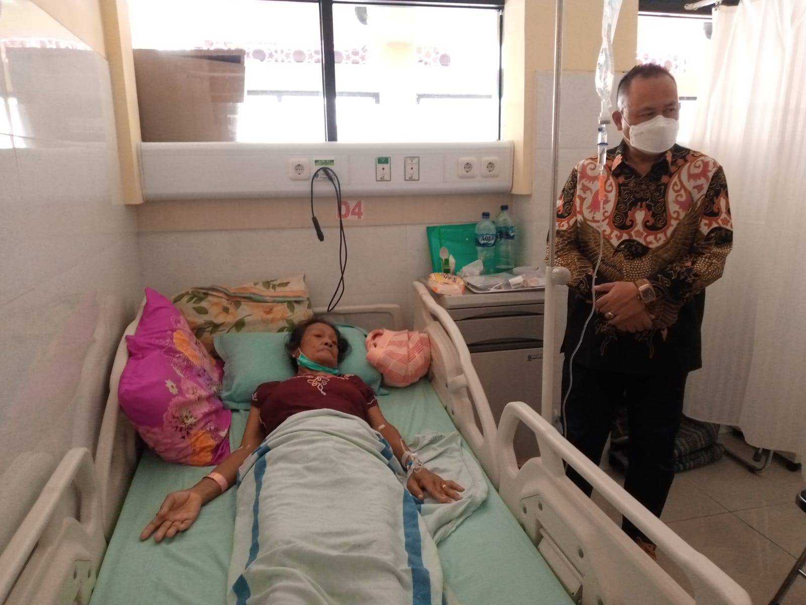 Kunjungi RSUD Haji Surabaya, Dokter Agung Mulyono Temui Penderita Kanker Serviks Asal Banyuwangi