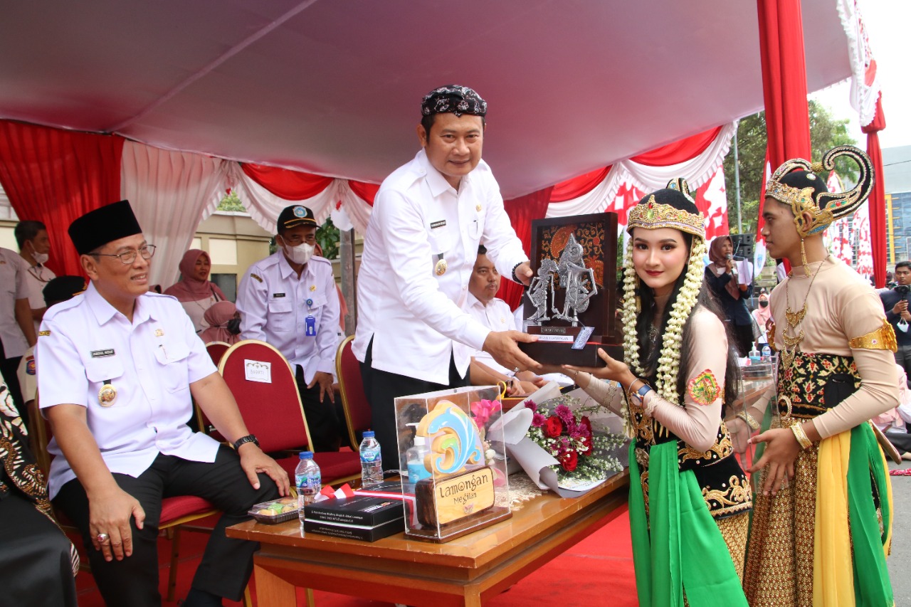 Meriahnya Megilan Karnaval Lamongan, Tampilkan Sejarah Pengantin Bekasri Hingga Joko Tingkir