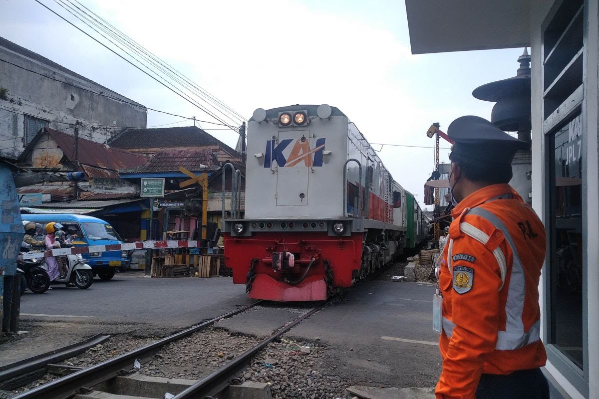 PT KAI Daop 8 Akan Sterilisasi Jalur Kereta Sepanjang 1,3 Kilometer di Malang