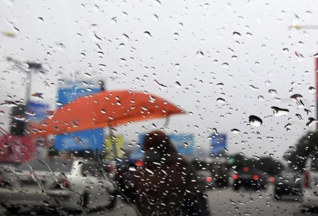 BMKG Jatim Ingatkan Masyarakat Hujan Intensitas Lebat dan Angin Kencang