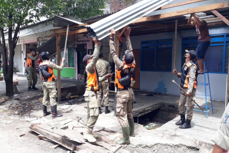 Eri Kecewa Ada Bangunan Warga Tutupi Saluran Air