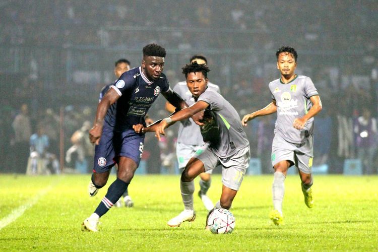 Liga 1: Tundukkan Arema FC 2-3, Persebaya Patahkan Rekor 23 Tahun Tak Pernah Menang di Malang