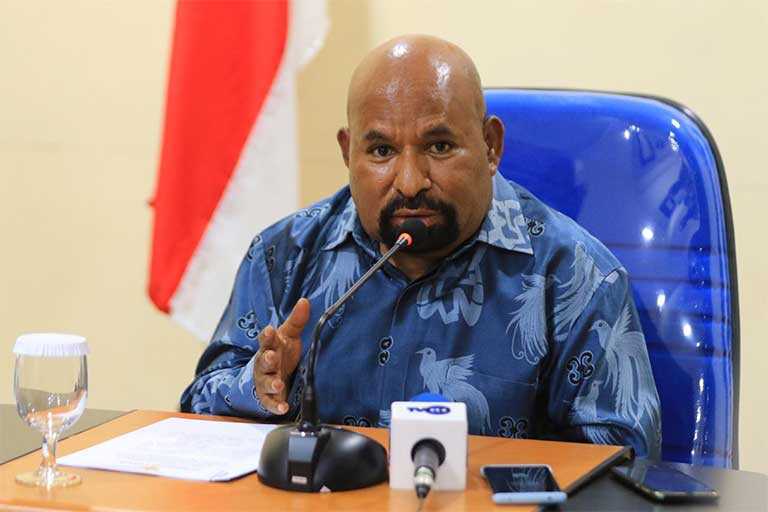 Lukas Enembe Mangkir Melulu, Ketua Dewan Adat Papua: Jangan Sampai Adat Jadi Tameng