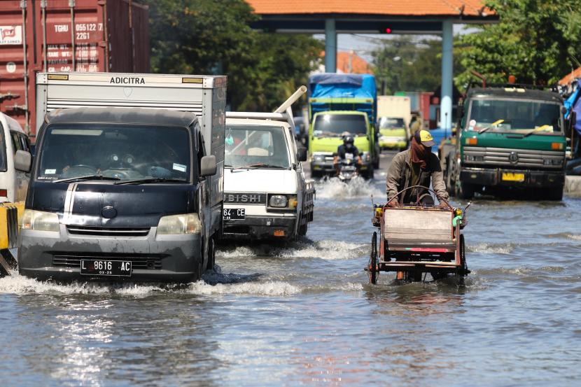 Pembangunan Saluran Air di Area Rawan Banjir Dikebut Pemkot Surabaya