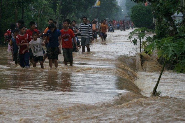 Bersama Pemkab Gresik, Pemkot Surabaya Beri Bantuan Penanganan Banjir Trenggalek