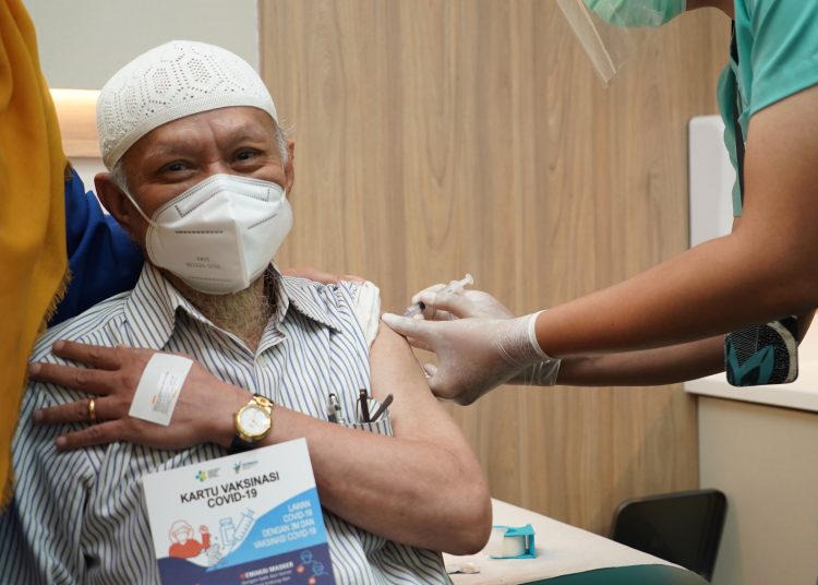 Kemenkes Terbitkan Izin Pemberian Vaksinasi Dosis Kedua untuk Lansia