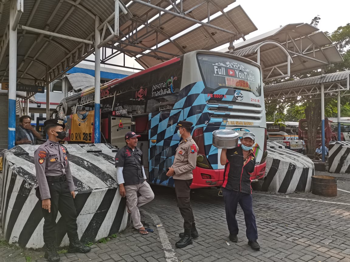 Pengamanan Ketat Dilakukan Polresta Sidoarjo Untuk Bus Tujuan Bali