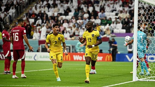 Piala Dunia 2022: Kalah 2-0 dari Ekuador, Qatar Jadi Tuan Rumah Pertama yang Kalah di Laga Perdana