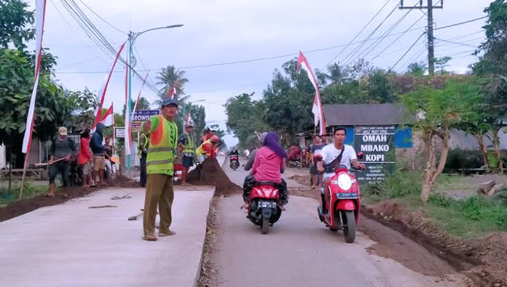 Bupati Mojokerto Resmikan Jalan Poros Penghubung Antar 2 Dusun di Kecamatan Jetis