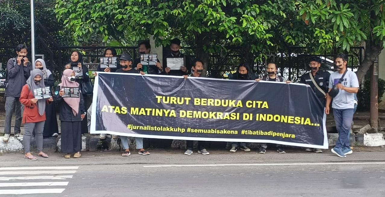 Diskusi dan Aksi Bungkam Tolak KUHP di Uniska