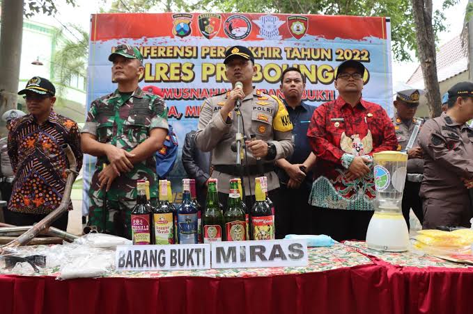 Jelang Nataru, Polres Probolinggo Musnahkan Ribuan Barang Bukti Tindak Pidana