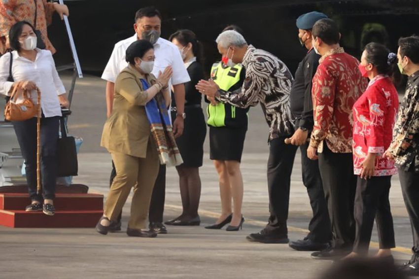 Menilik Permainan Tanda Ganjar - Megawati