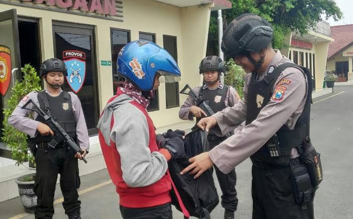 Polisi Mojokerto Perketat Penjagaan Gereja, Jelang Liburan Nataru