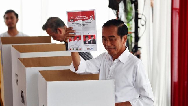 Sering Endors Capres Tertentu, Jokowi Diingatkan Tupoksi dalam Pemilu