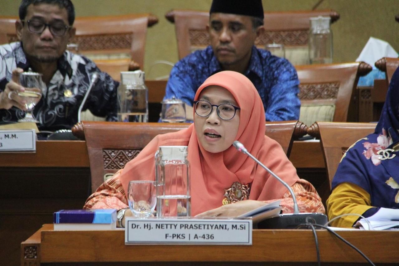 Dampak Bahaya Perppu Cipta Kerja Bagi Demokrasi Indonesia