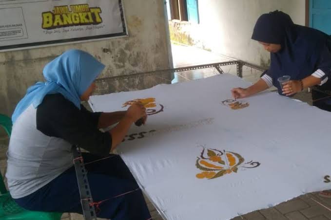 Motif Batik "Biduan" Dikenalkan Oleh Warga Plangkrongan Magetan