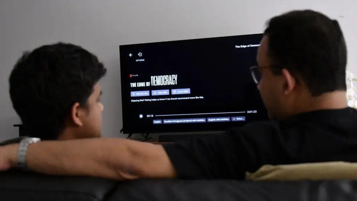 Nonton The Edge of Democracy, Anies Baswedan Sindir Pelemahan Demokrasi