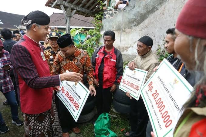 Polemik Plakat Bantuan Baznas, Ganjar Cabut Bantuan Kader PDIP