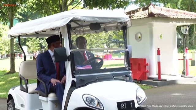 Tiba di Indonesia, Jokowi Ajak PM Malaysia Keliling Kebun Raya Bogor