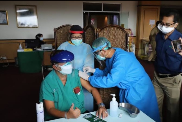 Vaksinasi Booster Kedua Nakes di Surabaya Hampir 95 Persen