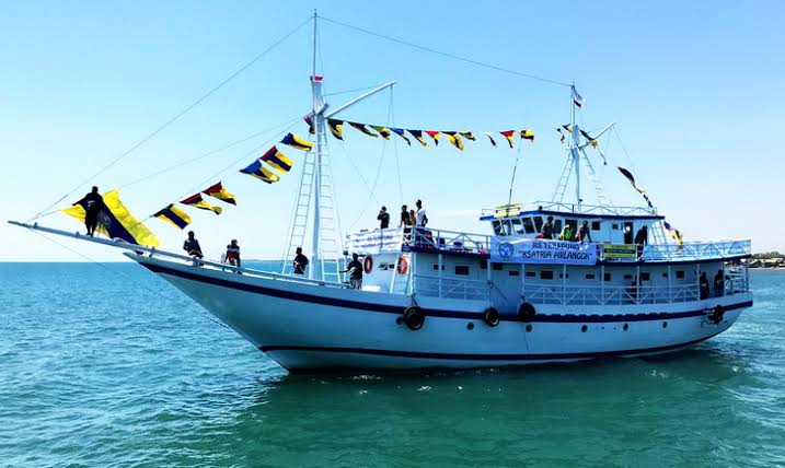 Rumah Sakit Apung Unair Sukses Berlayar ke 86 Pulau Terpencil