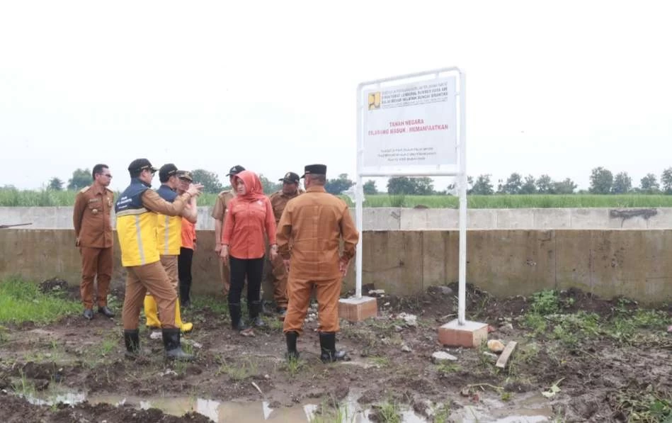 Tak Sesuai Konstruksi, Bupati Mojokerto Lakukan Evaluasi Jembatan