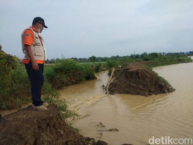 Tanggul Bengawan Solo di Babat Lamongan Alami Pergeseran 50 Meter