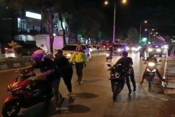 Dorong Motor Sejauh 7 Kilometer, Pria yang Terjaring Razia ini Dinyatakan Tewas